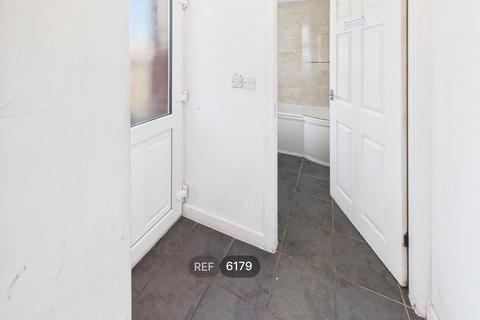 undefined, 27, Westfields, Castleford, WF10 5JQ