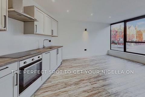 2 bedroom flat to rent, Clarence Street, Swindon SN1