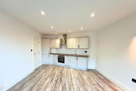 2 bedroom flat to rent, Clarence Street, Swindon SN1