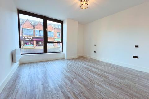 2 bedroom flat to rent, Clarence Street, Swindon SN1