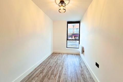 2 bedroom flat to rent, Clarence Street, Swindon SN1