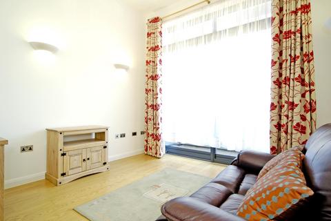 1 bedroom apartment to rent, Larden Road London W3, EPC B