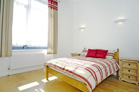 1 bedroom apartment to rent, Larden Road London W3, EPC B