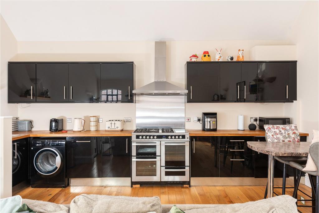 Kitchen/Dining Area