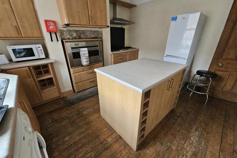 4 bedroom house to rent, Bennett Road, Leeds