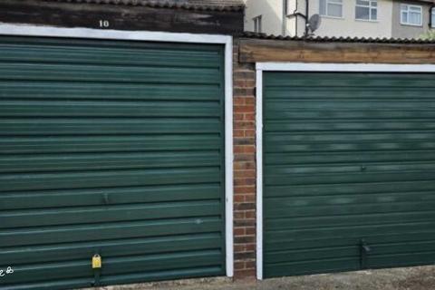 undefined, Chiltern Drive, Surbiton KT5