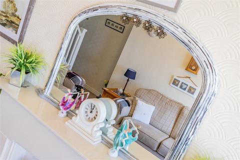 2 bedroom terraced house for sale, Rochdale Road, Oldham OL2