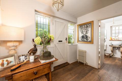 3 bedroom end of terrace house for sale, Aylesbury Road, Bierton, Aylesbury, Buckinghamshire, HP22
