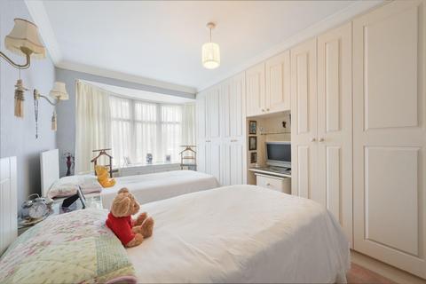 undefined, Kirby Close, Ewell