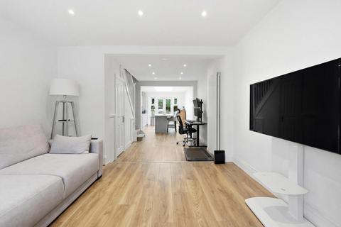 2 bedroom terraced house for sale, North End, Buckhurst Hill IG9
