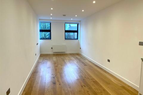 undefined, Rockingham Road, Uxbridge UB8