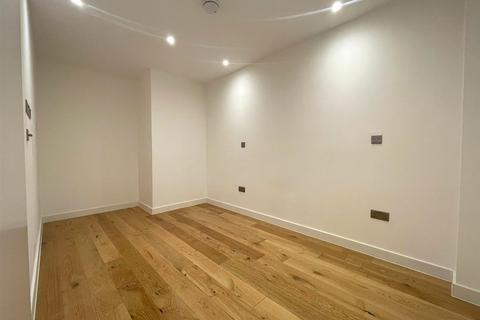 undefined, Rockingham Road, Uxbridge UB8