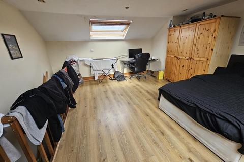 4 bedroom house to rent, Bennett Road, Leeds LS6