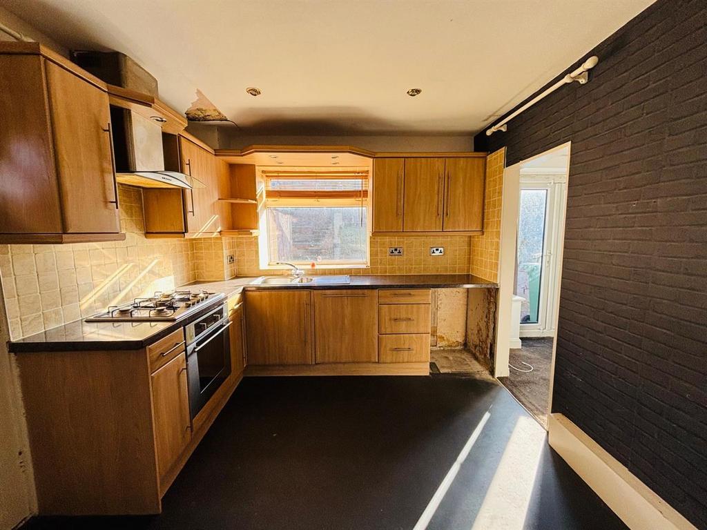 Kitchen: