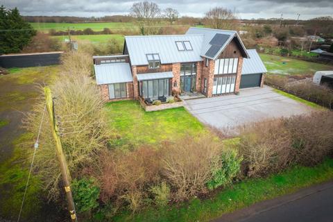 4 bedroom detached house for sale, Heath Road, St Osyth CO16
