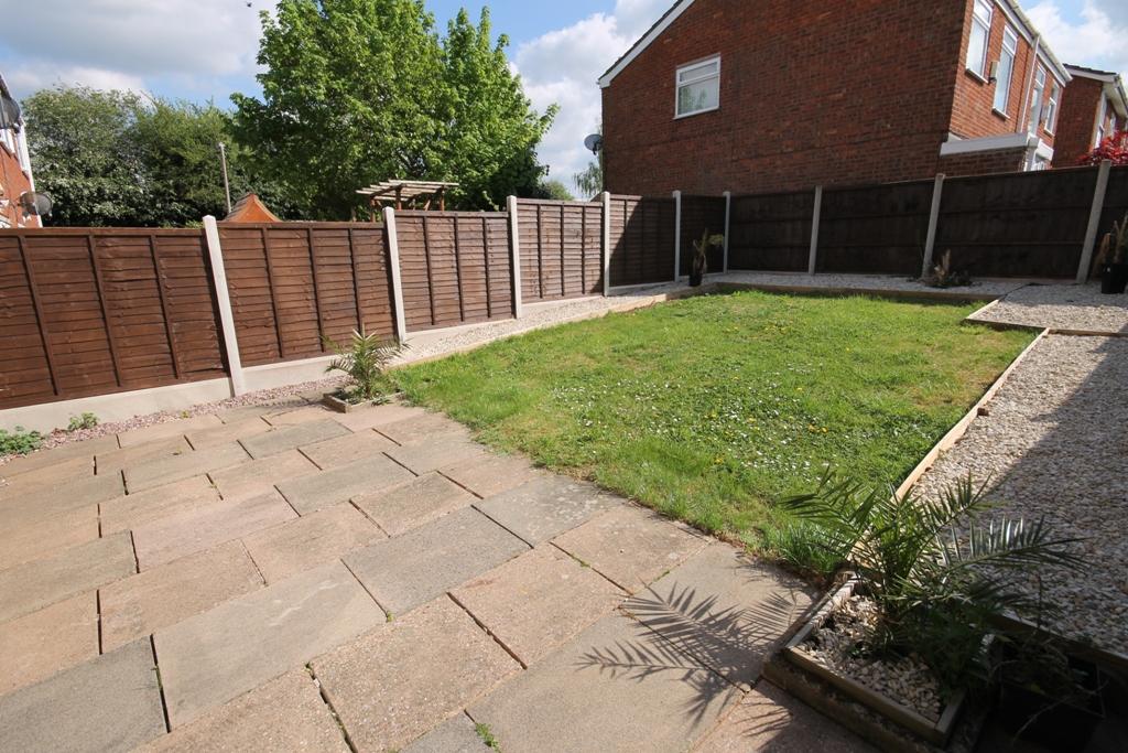 Spacious and nicely decorated 2 double bedroom ma