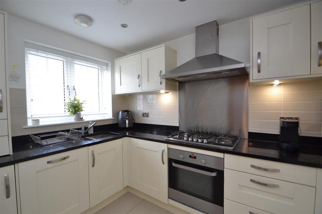 Kitchen a.JPG