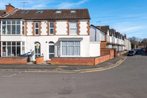 2 bedroom flat for sale, Woodville Road, Warwick