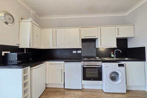 1 bedroom flat for sale, Kensington Gardens, Ilford, IG1