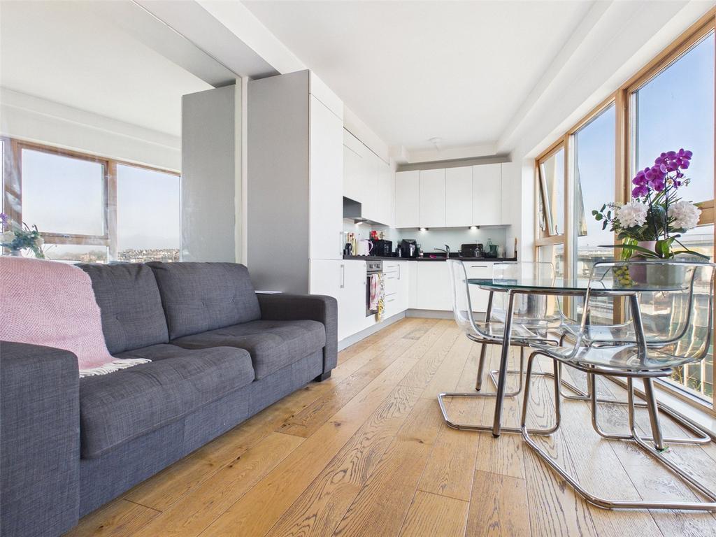 Lounge/Kitchen
