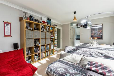 3 bedroom flat for sale, Paddockhall Road, Haywards Heath