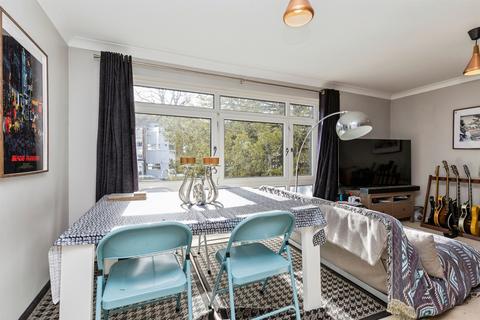 3 bedroom flat for sale, Paddockhall Road, Haywards Heath