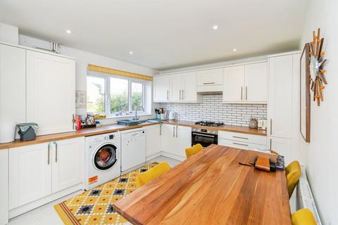 3 bedroom end of terrace house for sale, Abbotswood Close, Romsey
