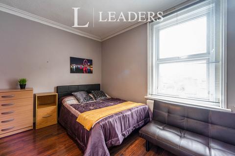 5 bedroom terraced house to rent, Fraser Road, PO5