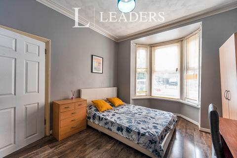 5 bedroom terraced house to rent, Fraser Road, PO5