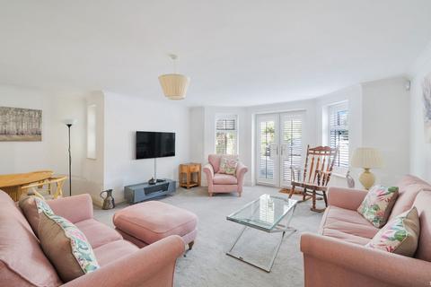 2 bedroom flat for sale, 2 Landscape Road, Warlingham CR6