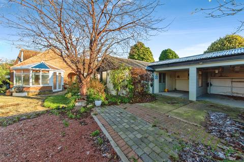 4 bedroom detached bungalow for sale, High Street, Helpringham, Sleaford