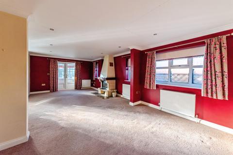 4 bedroom detached bungalow for sale, High Street, Helpringham, Sleaford