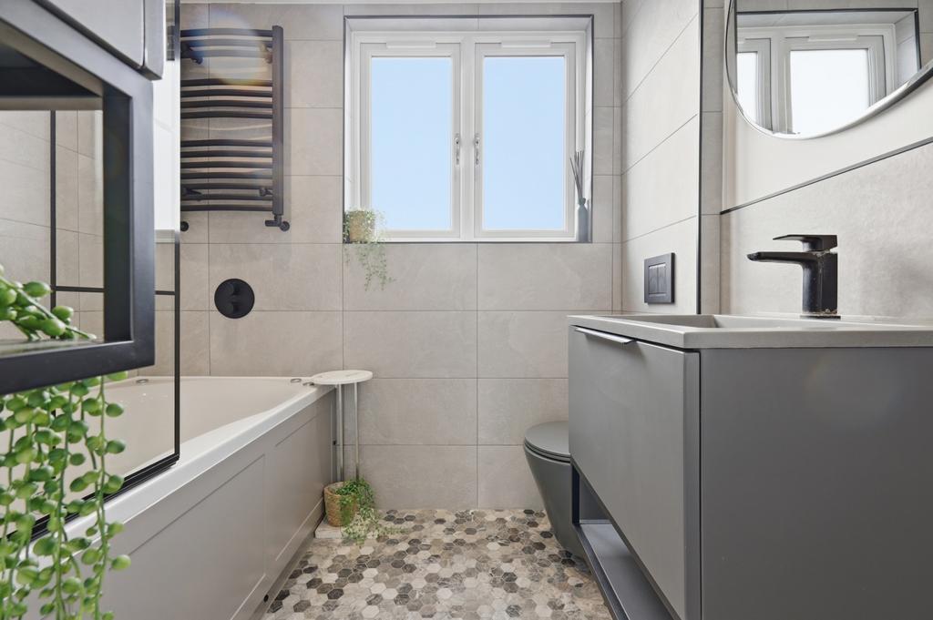 First Floor Bathroom