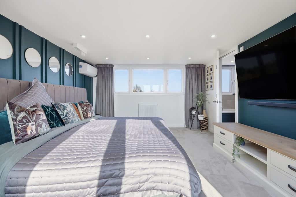 Matser Bedroom View2