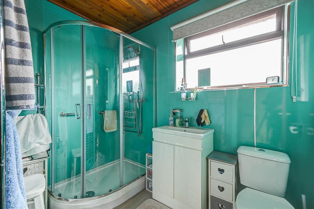 Shower Room.jpg