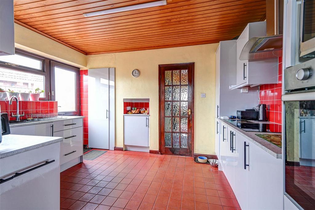 Kitchen 3.jpg