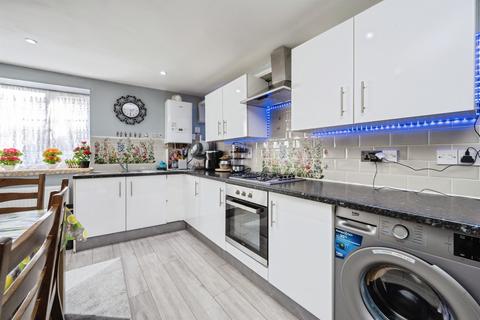 3 bedroom end of terrace house for sale, Commercial Road, Bedford