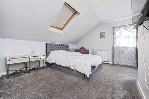 3 bedroom end of terrace house for sale, Commercial Road, Bedford