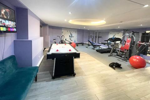 Studio to rent, Finchley Road, London NW3