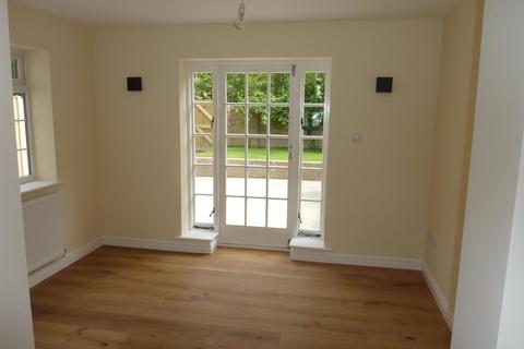 undefined, Westwell Court, Kent TN30