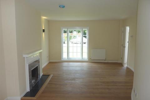 undefined, Westwell Court, Kent TN30