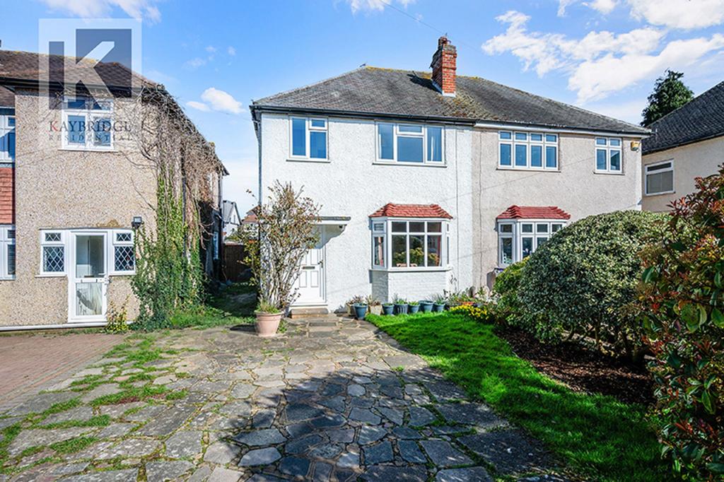 Oakhurst Road, Epsom - KT19 9 SF