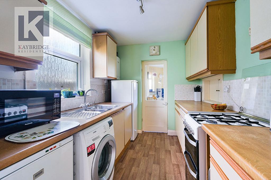 Oakhurst Road, Epsom - KT19 9 SF