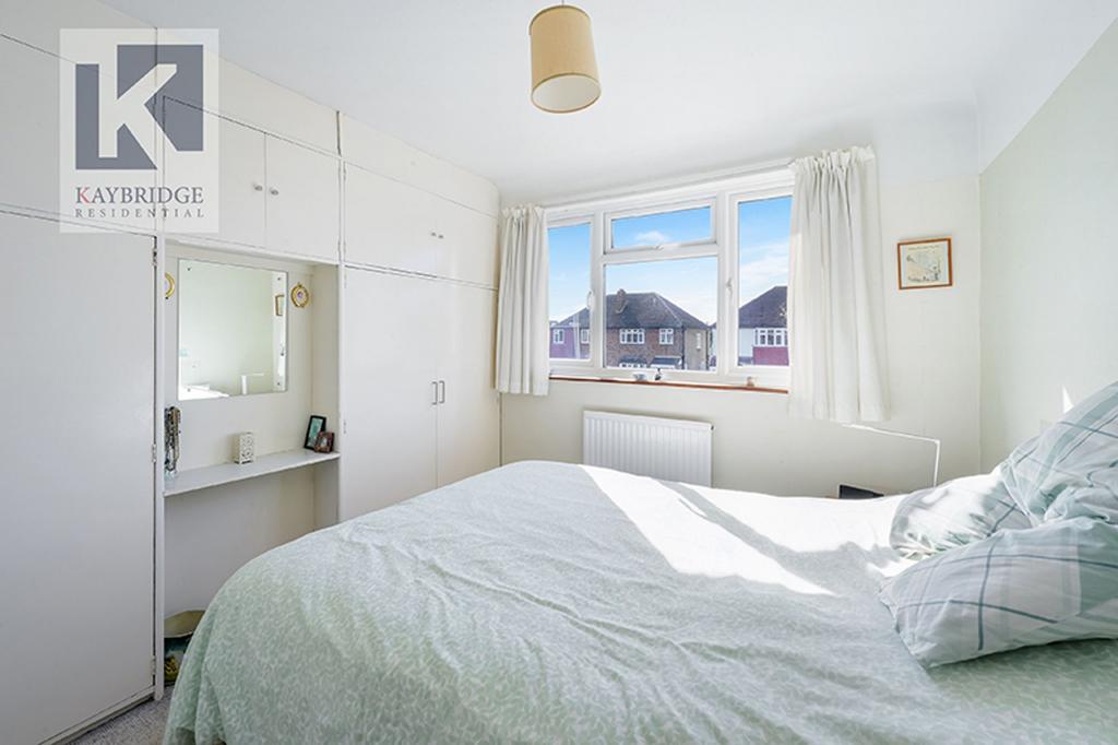 Oakhurst Road, Epsom - KT19 9 SF