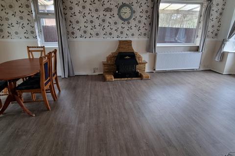 4 bedroom detached bungalow for sale, Melton Avenue, Leicester, LE4