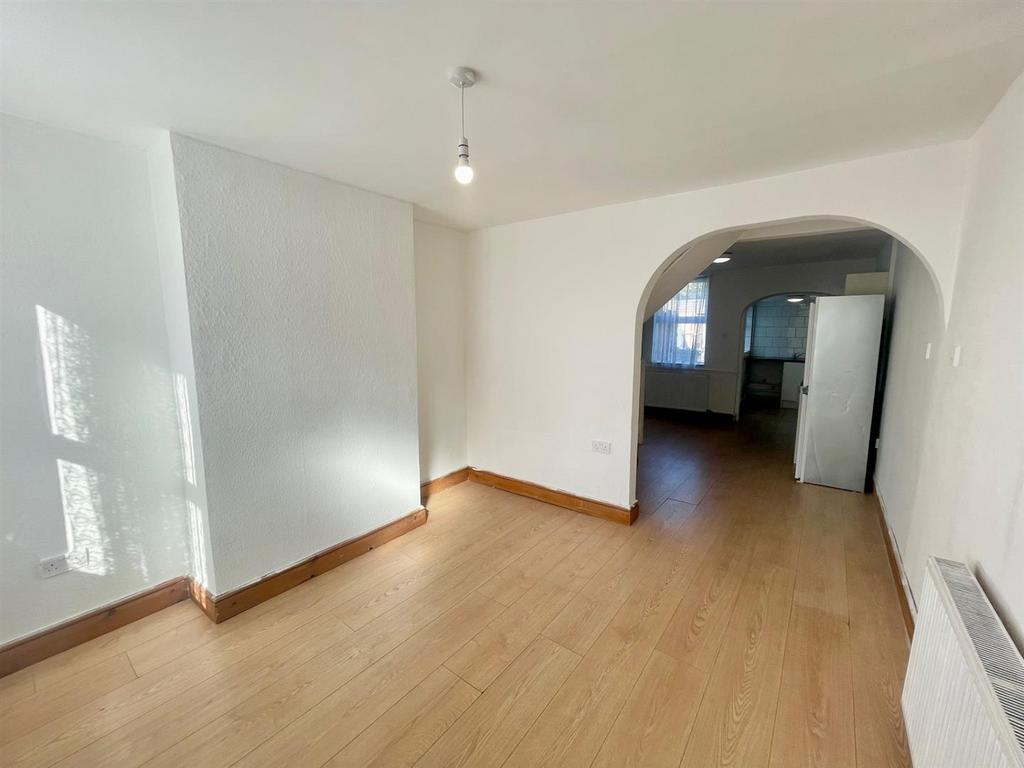 Lounge 3.jpg