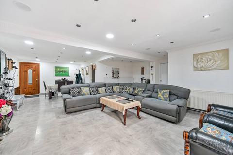 undefined, Northfield Road, Heston, Hounslow, TW5