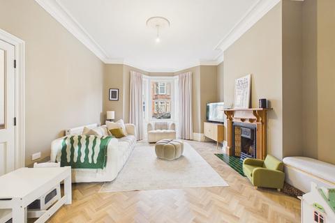 3 bedroom terraced house for sale, Armstrong Avenue, Heaton, Newcastle Upon Tyne, NE6