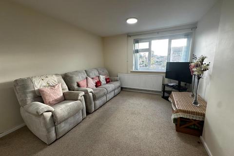 2 bedroom house to rent, Linkway Gardens, Leicester LE3