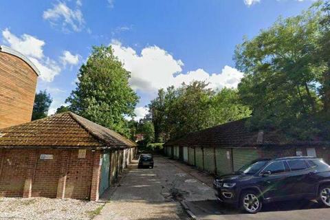 undefined, Courtlands, Maidenhead SL6